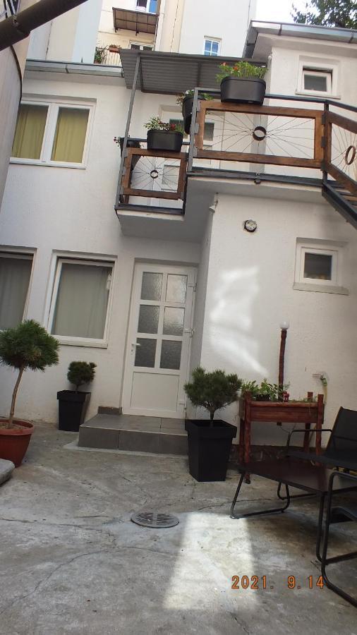 Little L Apartments Dorcol ベオグラード エクステリア 写真